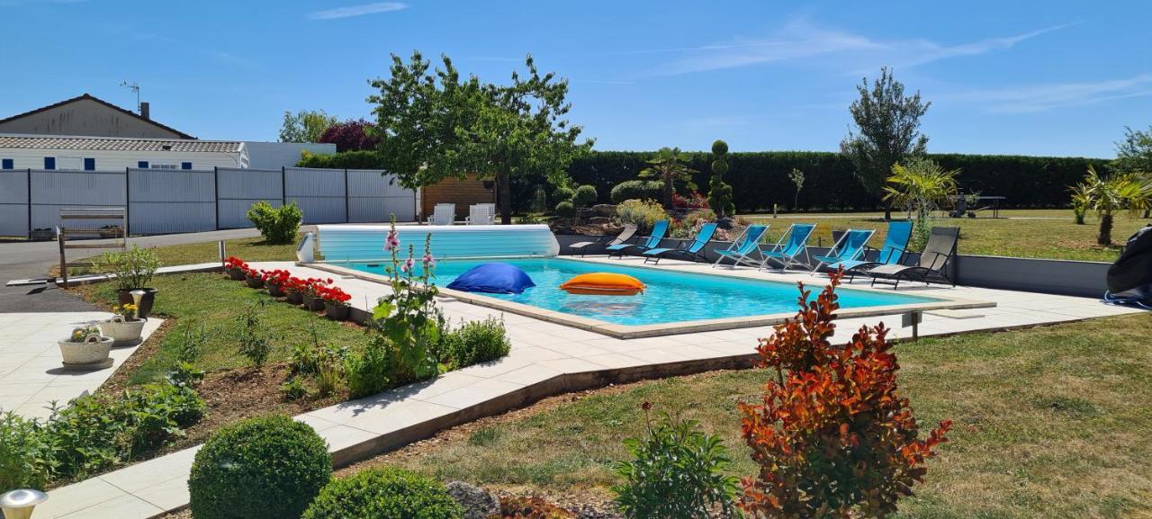 A La Gloriette Bed & Breakfast Neuville-de-Poitou Exterior photo
